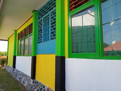 PENGECATAN DINDING MADRASAH